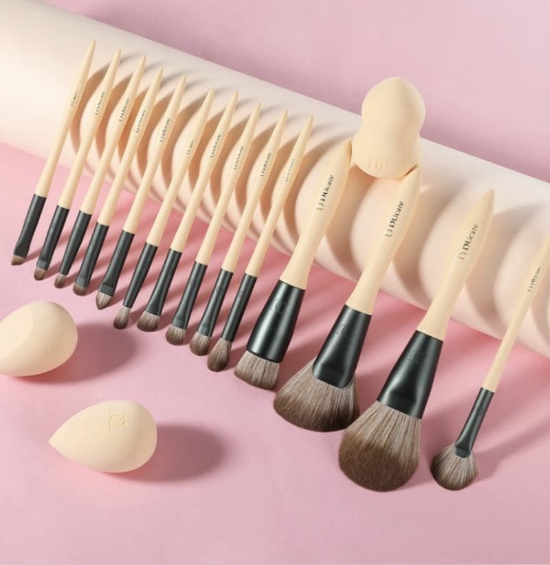 Ducare Mojito - 14pcs Makeup Brushes set with Makeup Sponges - Image 6