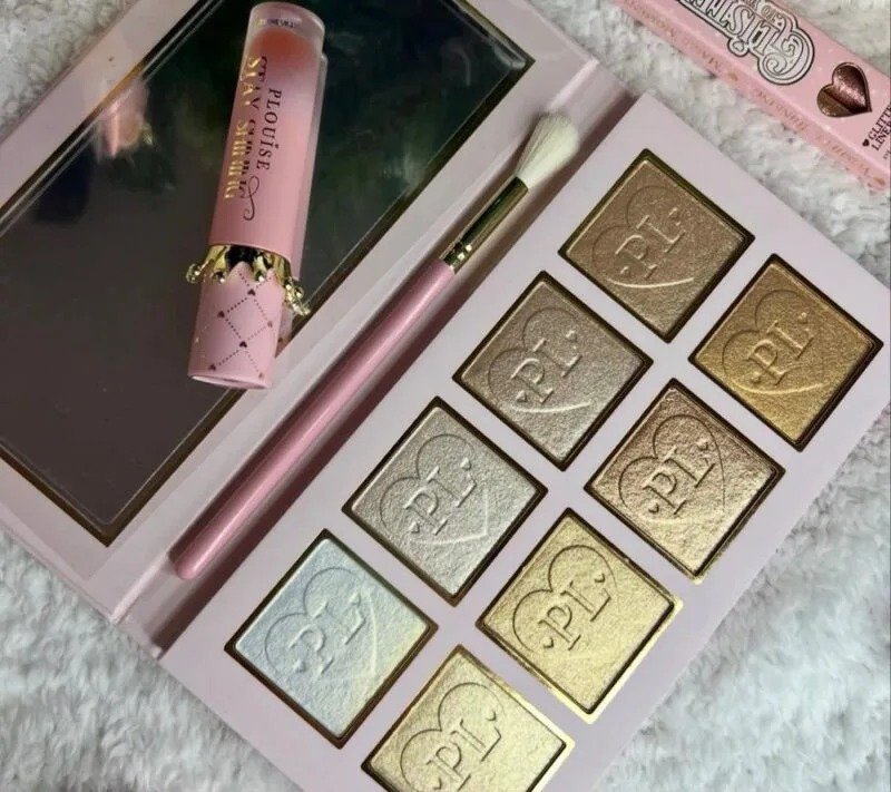 Plouise Golden Ticket All Aboard highlighter & Baby It’s Cold Outside Blush Palette-(Combo) - Image 2