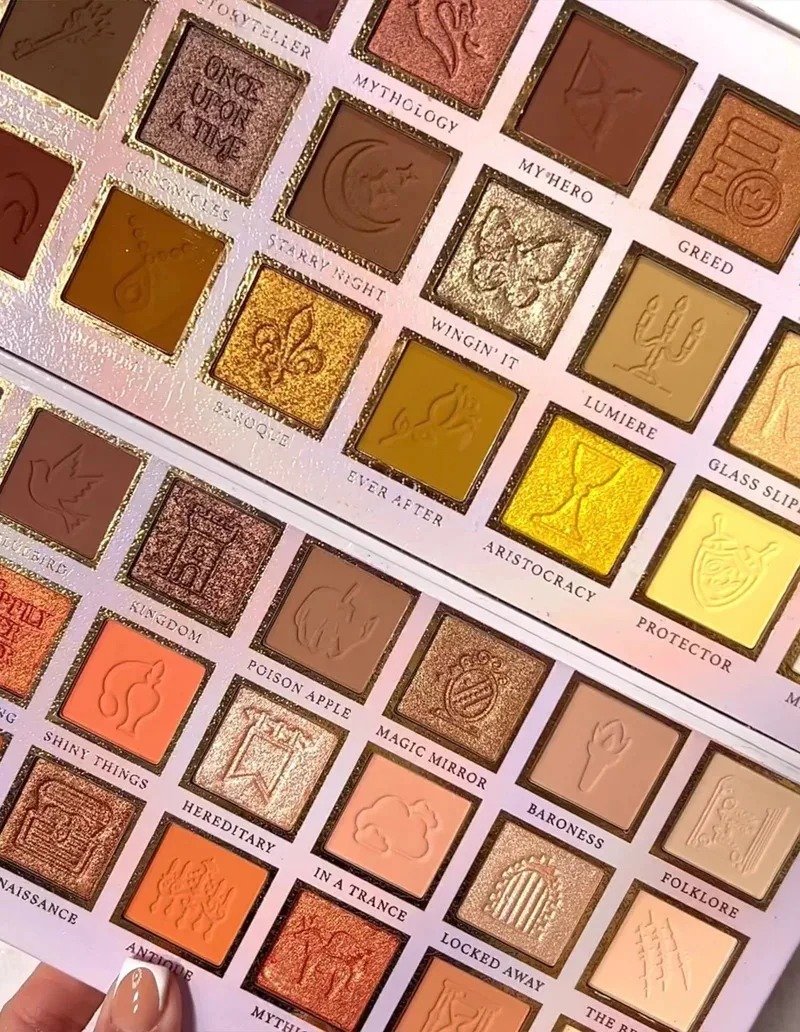 Plouise If The Crown Fits Neutral Eyeshadow Palette - Image 2