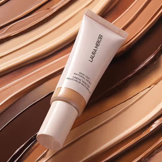 Laura Mercier Mini Tinted Moisturizer Natural Dewy SPF 30 – 3N Sand (15 ml) - Image 2