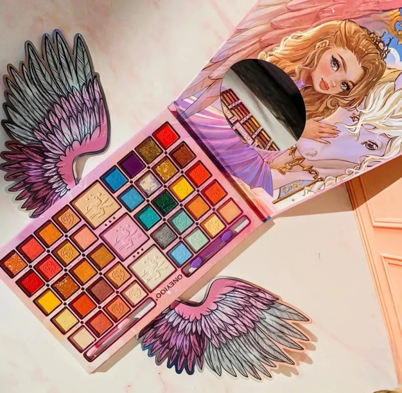Oneyioo 43 Color Eyeshadow Palette