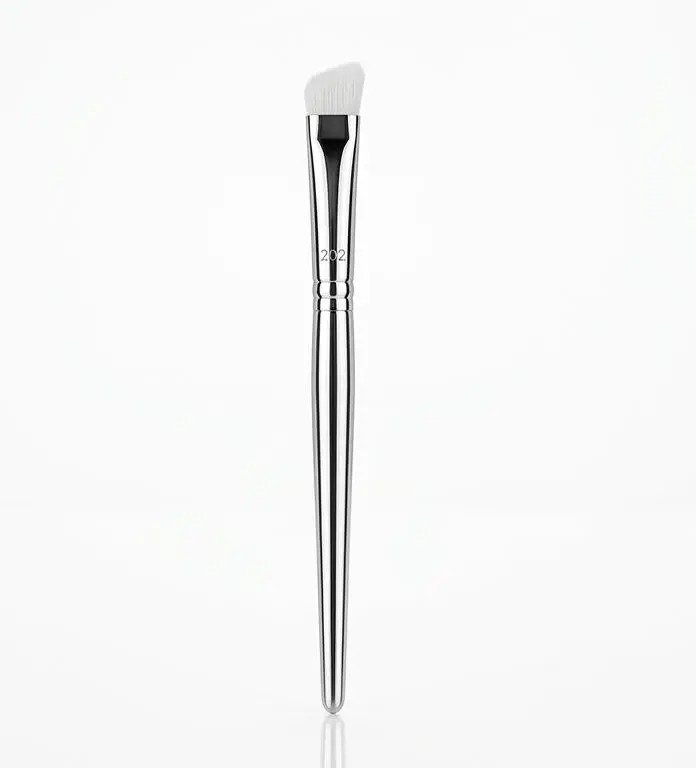 Real Techniques Bold Metals Collection 202 Angled Liner - Image 2