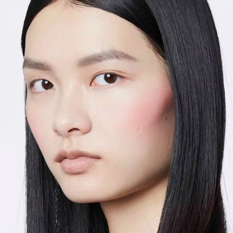 Gucci Luminous Matte Powder Blush – 02 Tender Apricot - Image 2