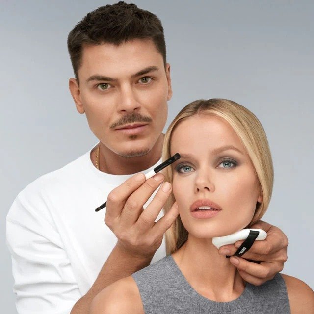 MAKEUP BY MARIO Master Mattes® The Neutrals Eyeshadow Palette - Image 5