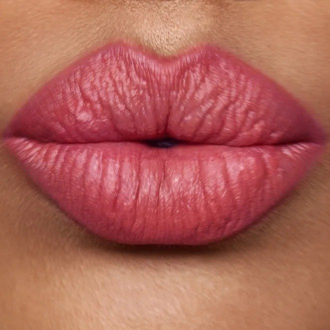 Charlotte Tilbury Matte Meets Moisture Liquid Lipstick – Rose Blur - Image 4