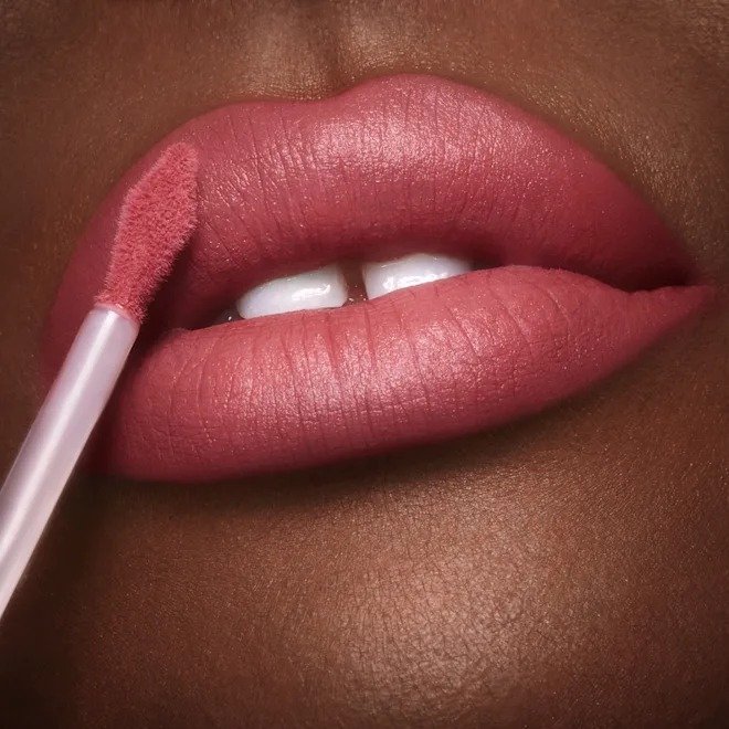 Charlotte Tilbury Matte Meets Moisture Liquid Lipstick – Rose Blur - Image 5