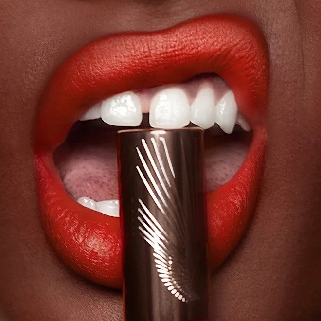 Charlotte Tilbury Matte Meets Moisture Liquid Lipstick – Flame Blur - Image 5