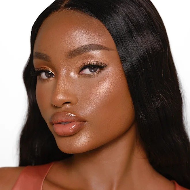 Charlotte Tilbury Hollywood Glow Glide Face Architect Highlighter – Rose Gold Glow (7g) - Image 2