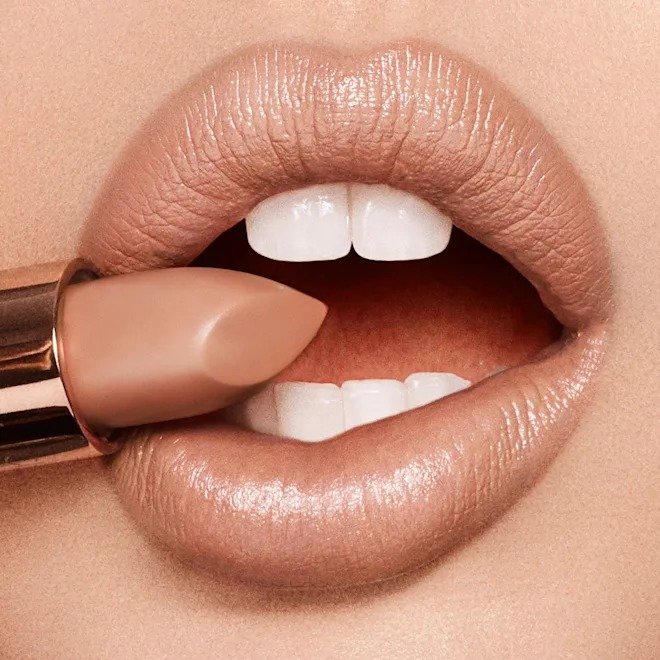 Charlotte Tilbury K.I.S.S.I.N.G Lipstick Yes Honey - Image 2
