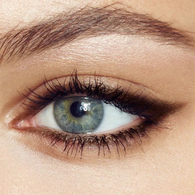 Charlotte Tilbury The Classic Eye Powder Pencil – Classic Brown - Image 2